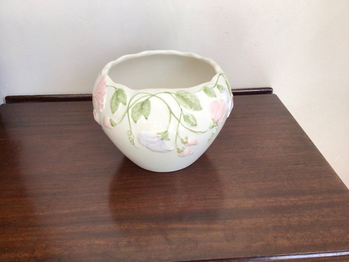 Medium sized Floral plant pot