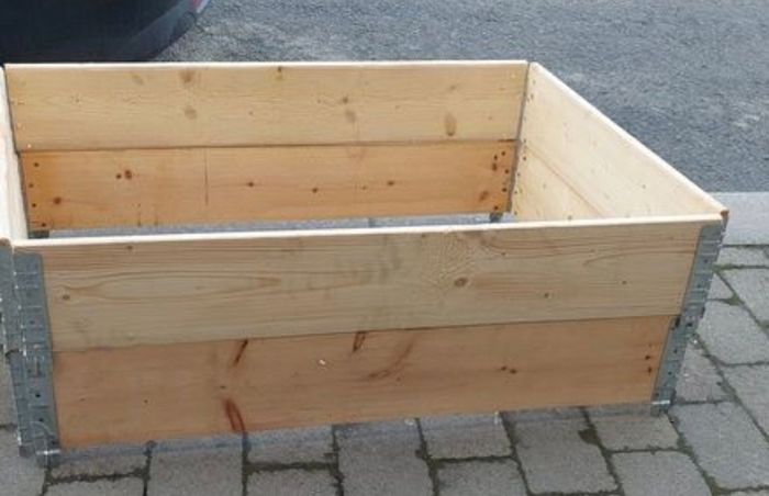 Raised bed pallet collars