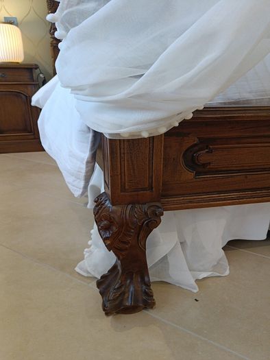 Four poster carved Indonesian bed super king incl bedside tables and dresser