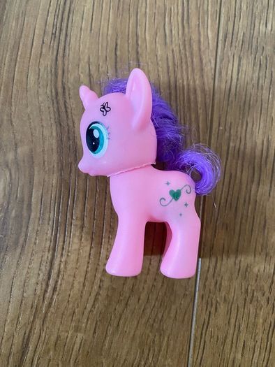 4 Kids Pony Toys / Figures