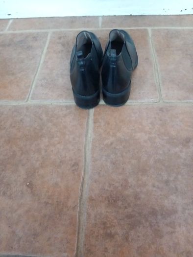 Black Leather Ankle Boots  (40 S7)