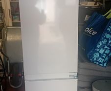whirpool 70/30 integrated fridge/freezer