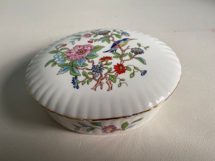Aynsley oval Pembroke trinket box