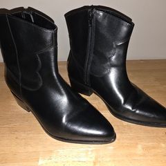 Black Leather Boots Size 5