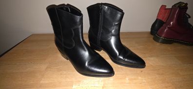 Black Leather Boots Size 5