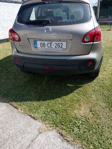Nissan qashqai car