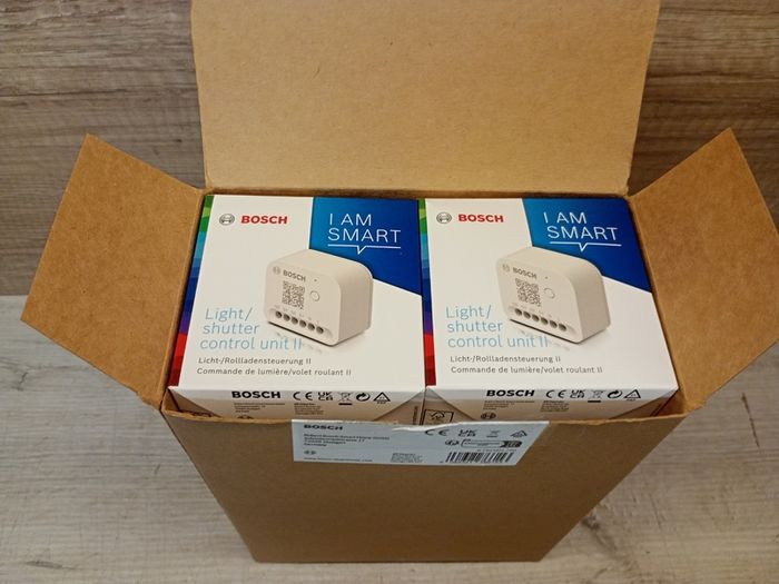 Bosch Smart Home starter kit light/shutter control II for controlling lighting, shutters/Venetian blinds/sun blinds, compatible with Amazon Alexa, Google Assistant and Apple HomeKit - Amazon Edition