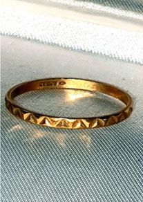 Vintage Hallmarked 9k Yellow Gold Geometric Ring