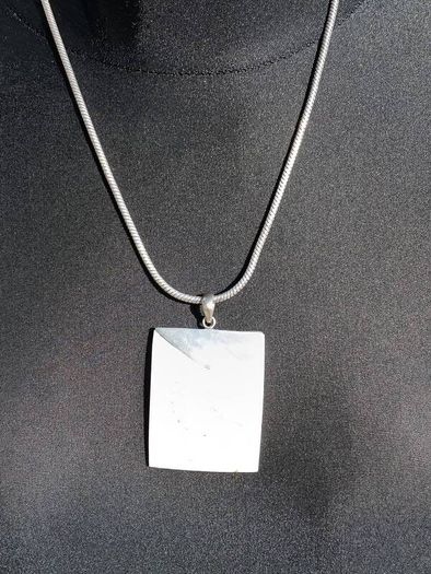 Stunning Sterling Silver Natural Shell Pendant Set.