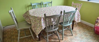 Table & Chairs