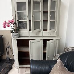 Dresser 6 door