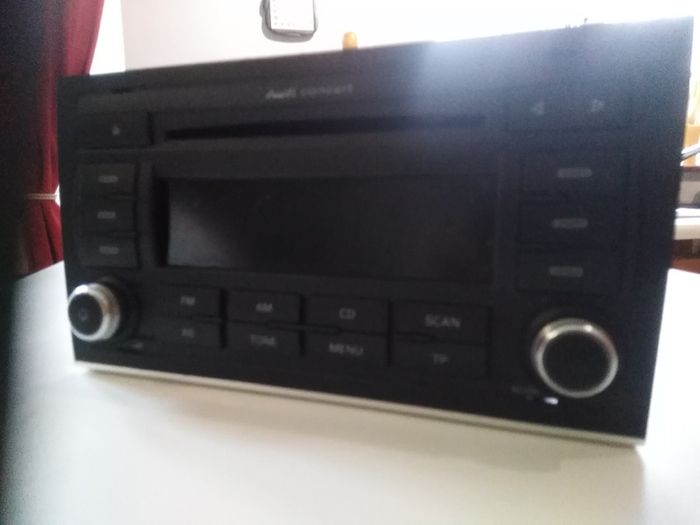 Audi A4 B7 /B6 Audi Concert Double Din CD/radio stereo headunit 8EO 035 186 AL