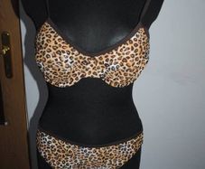 Underwired bikini set leopard print size UK14 cupC EU42 cupC Price include postage