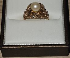 Vintage 9ct Yellow Gold Ring Set With A Natural Pearl