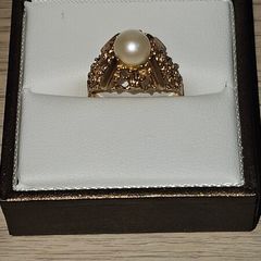 Vintage 9ct Yellow Gold Ring Set With A Natural Pearl