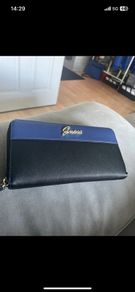 guess purse