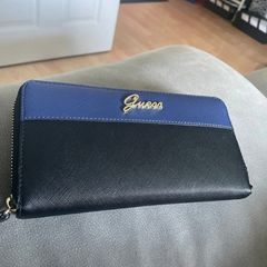 guess purse