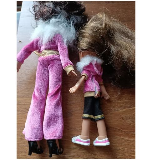 Bratz Yasmin and Mum Portia - 2001 dolls