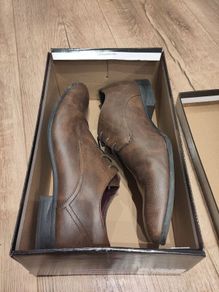 Tan dress shoes