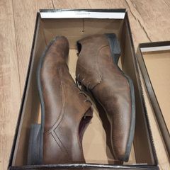Tan dress shoes