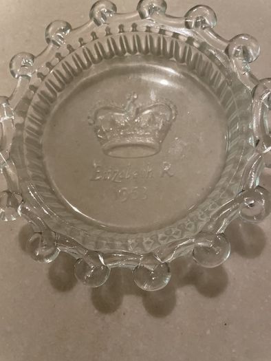 Etched glass ashtray/ pintray Elizabeth 1953