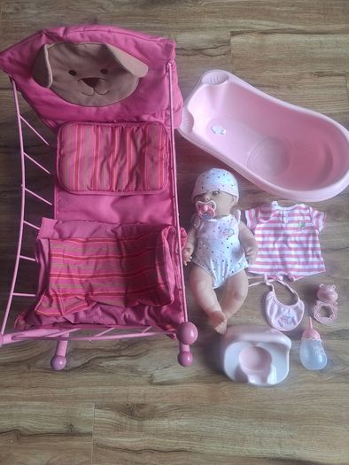 Dolls cot & Missy Kissy doll