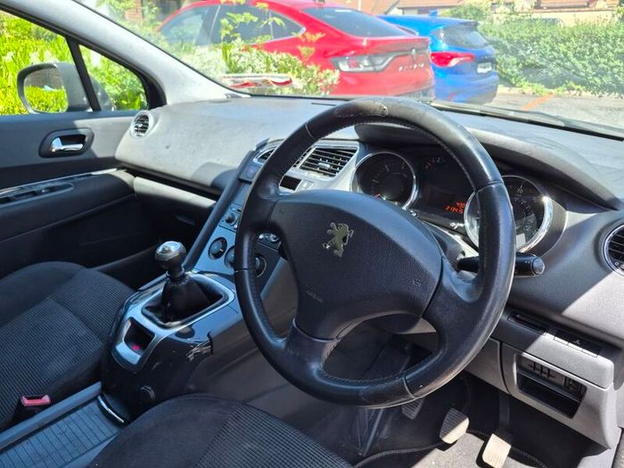 Peugeot 5008 7 Seater Diesel Car/ Estate