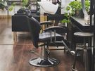Hairdressing chair to rent /nails/ brows Image 4