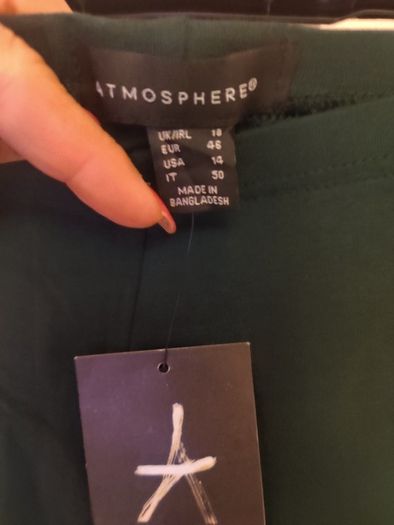 BNWT green Atmosphere leggings size UK18 EU46 Postage included