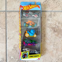 Hot Wheels 2025 Street Beasts die-cast 1:64 5-Pack (JBJ90 JA10C) NEW & SEALED