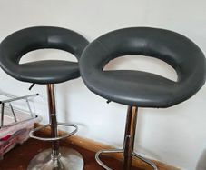 Adjustable kitchen stools