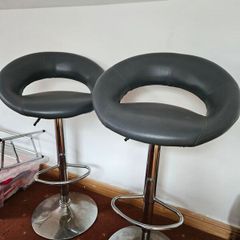 Adjustable kitchen stools