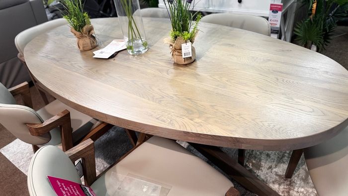 Oval Scandinavian Oak dining table, Like New
