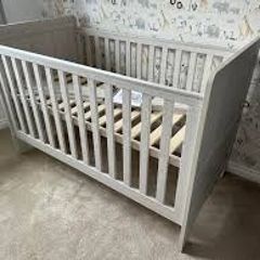Mamas & Papas Atlas cot bed & Premium Mattress
