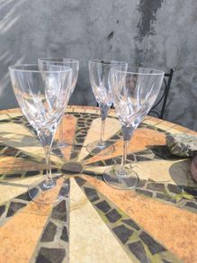 4 red wine glasses
