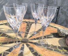 4 red wine glasses
