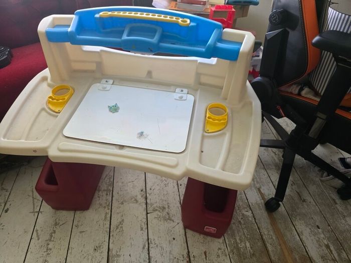 Kids Drawing Desk