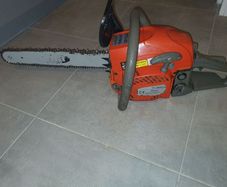 ZoMax Chainsaw