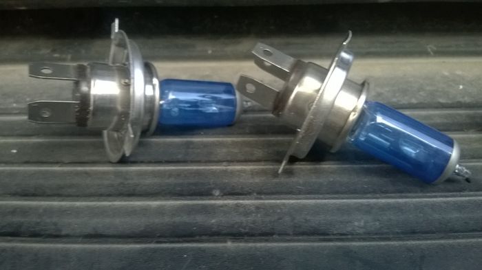 h4 Light Bulbs