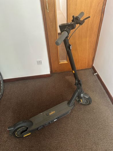 electric scooter ninebot