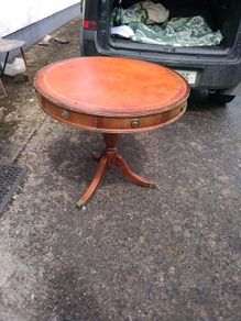 Vintage Round pedestal table