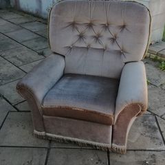 Recliner Chesterfield Style