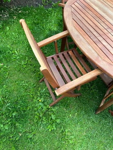 Garden table & chairs