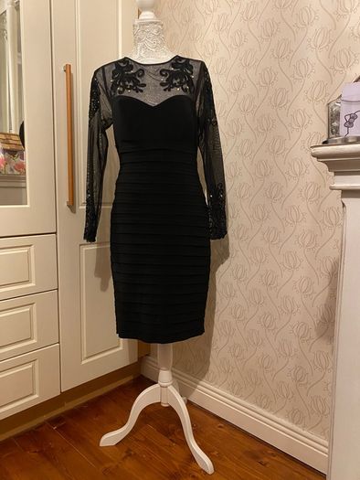 Dress classy, black heavy  lined fabric