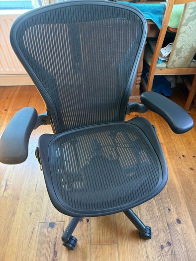 Herman Miller Aeron Size B