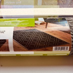 Outdoor rug
