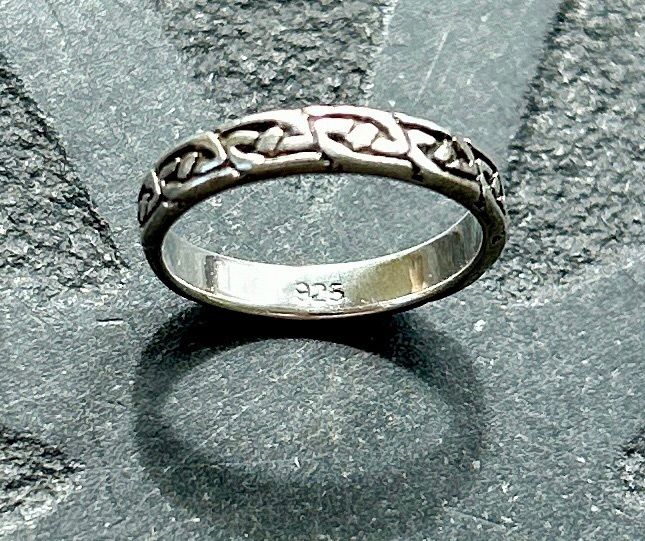 Sterling silver Celtic design ring size K or 5.5