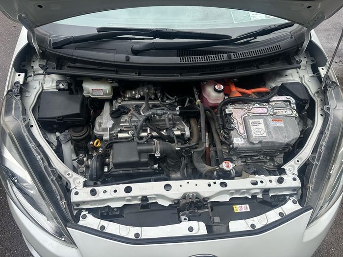 Toyota Aqua 1.5 petrol Hybrid Push Start