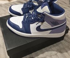 nike air jordan mid 1