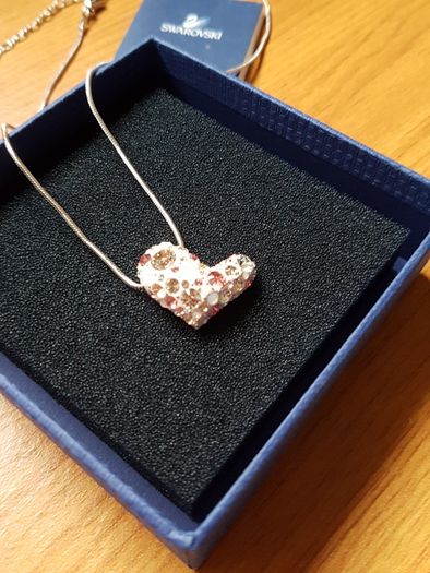Swarovski love heart pendant necklace
